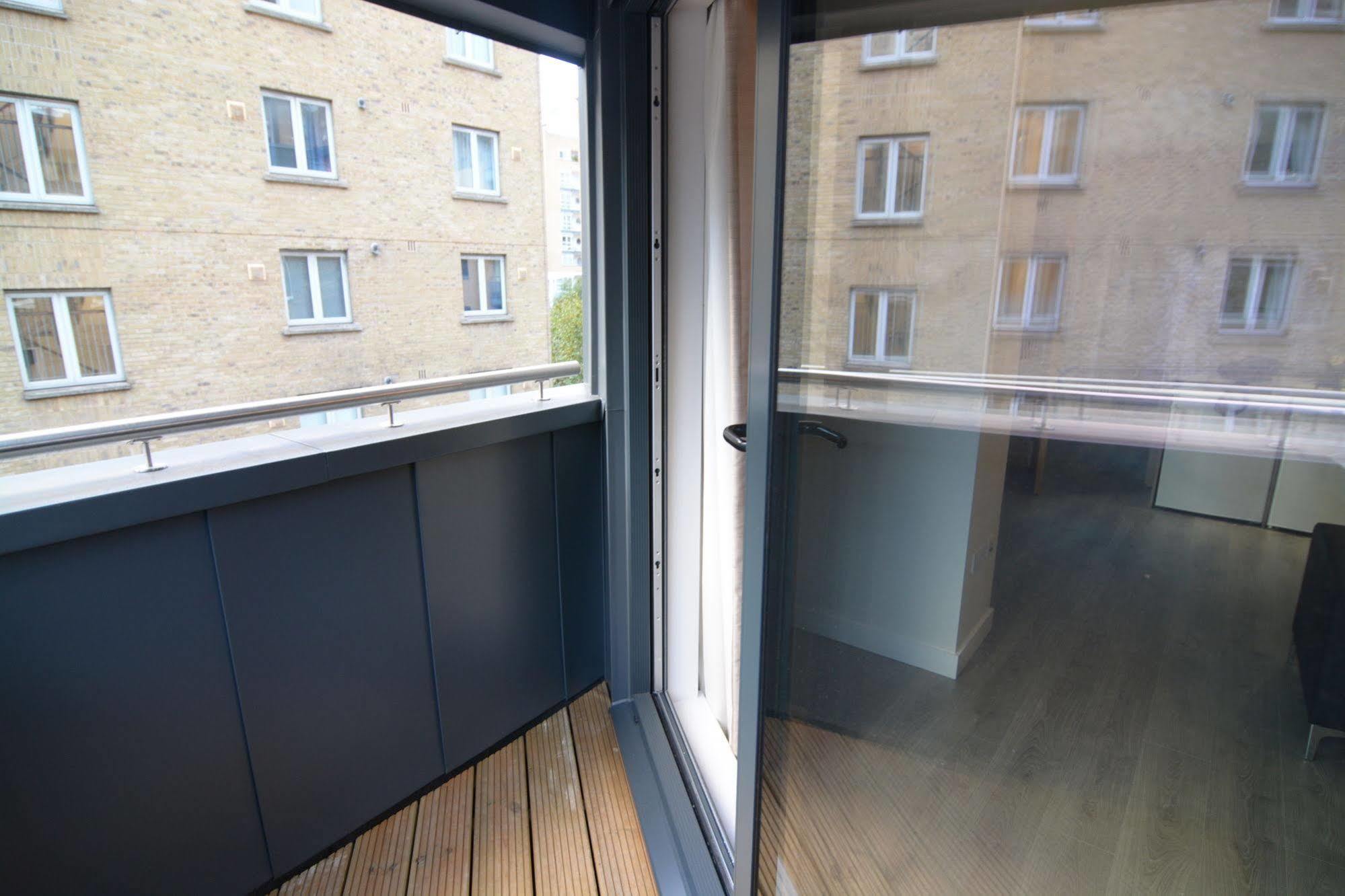 Wharf - Canary South Apartment London