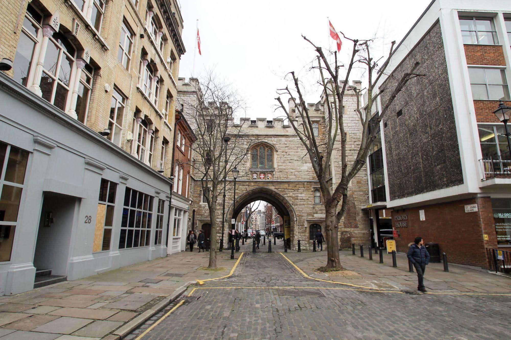 Knights Court Hotel London