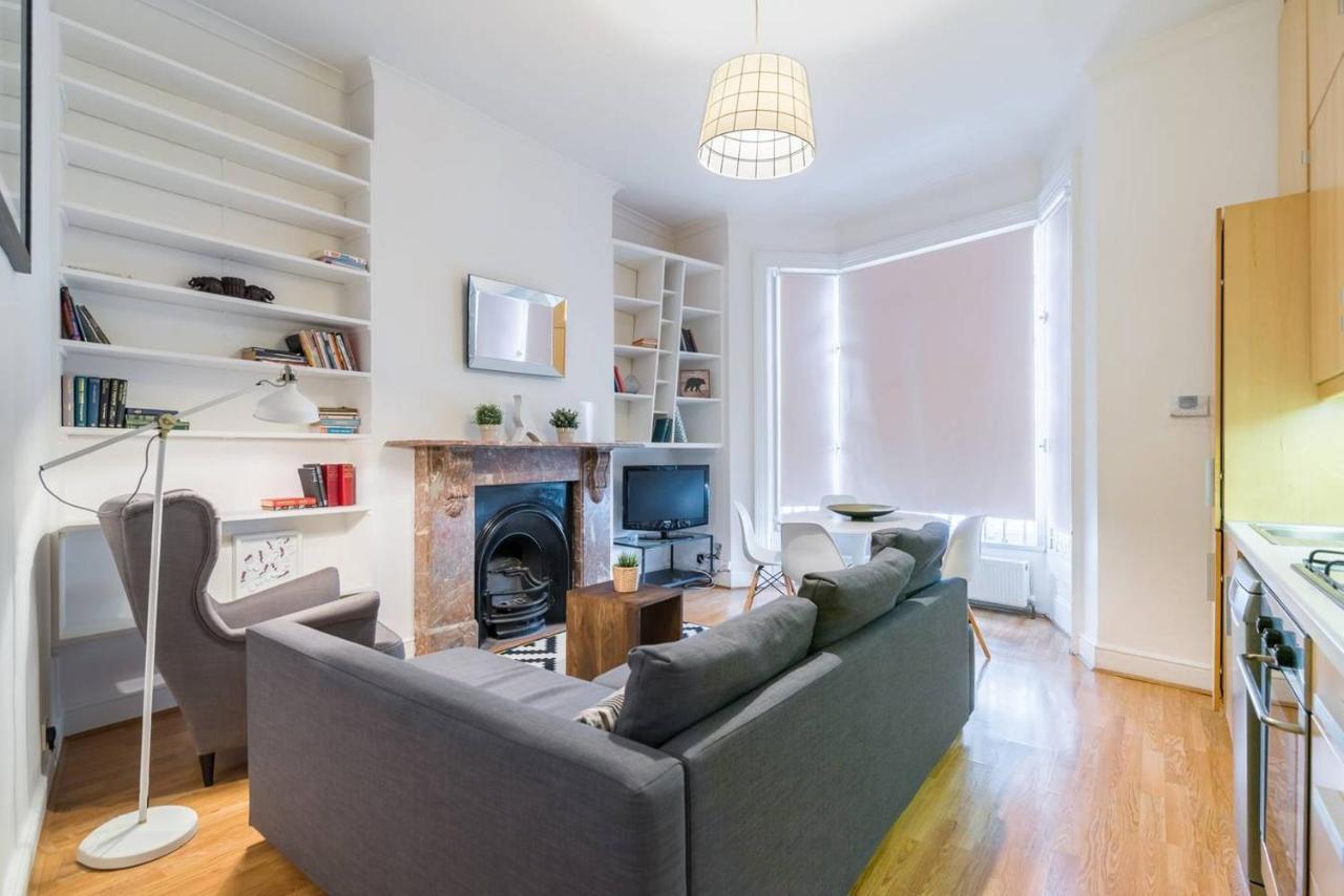 2br Spacious Flat In West Kensington Fits 6! Leilighet