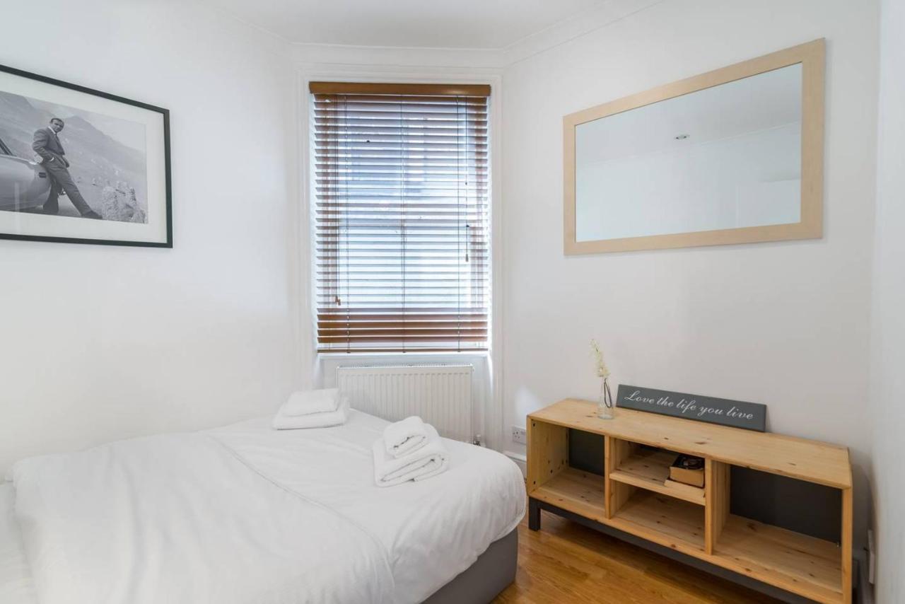 Leilighet 2br Spacious Flat In West Kensington Fits 6! *