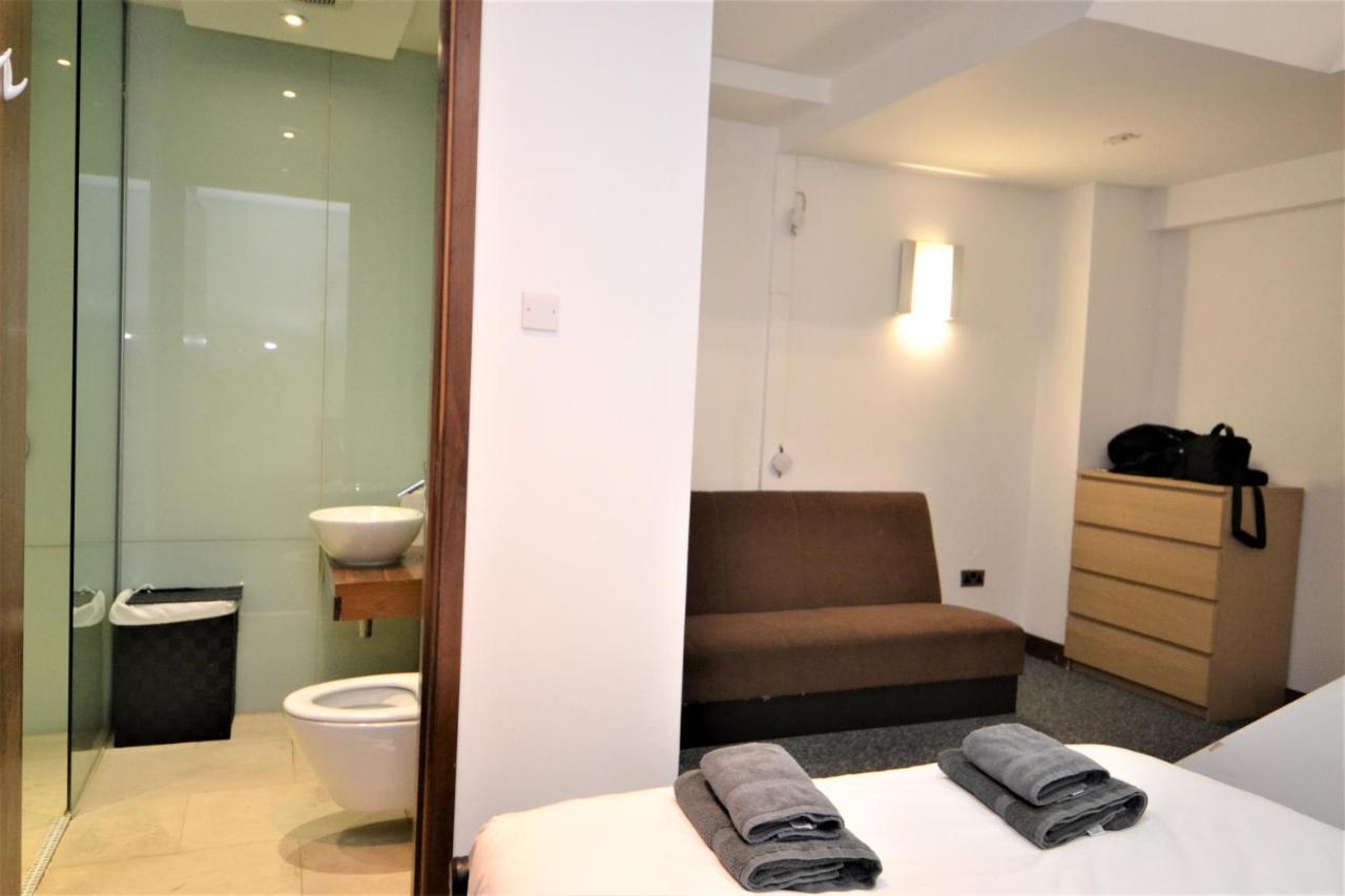 Bell House Apartment *