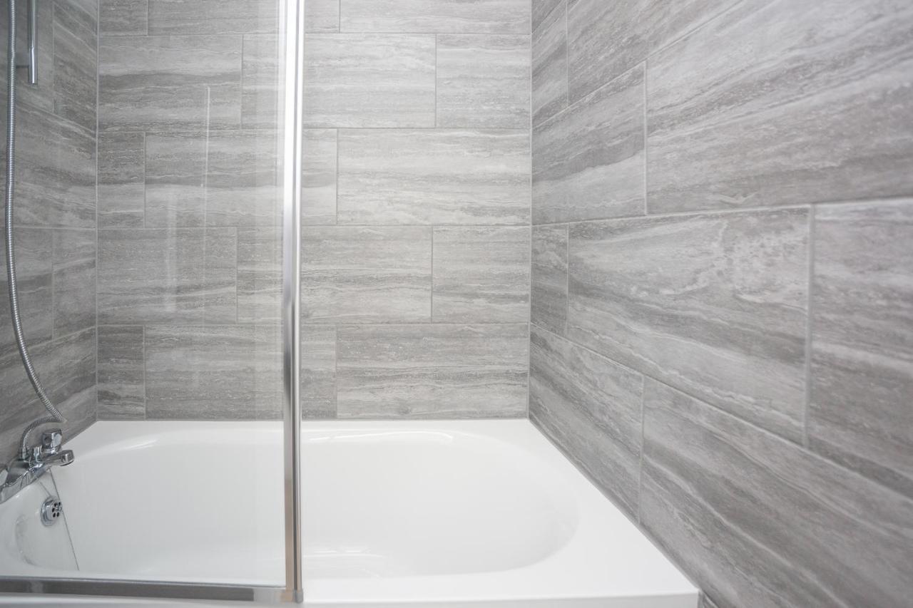 Hyde Park Talbot Square Apartment *
