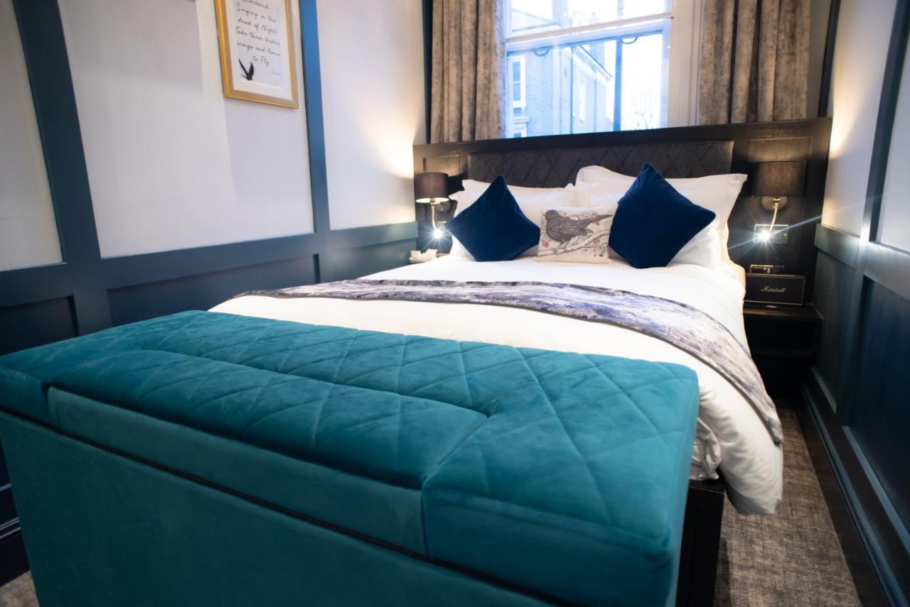 Blackbird Hotel