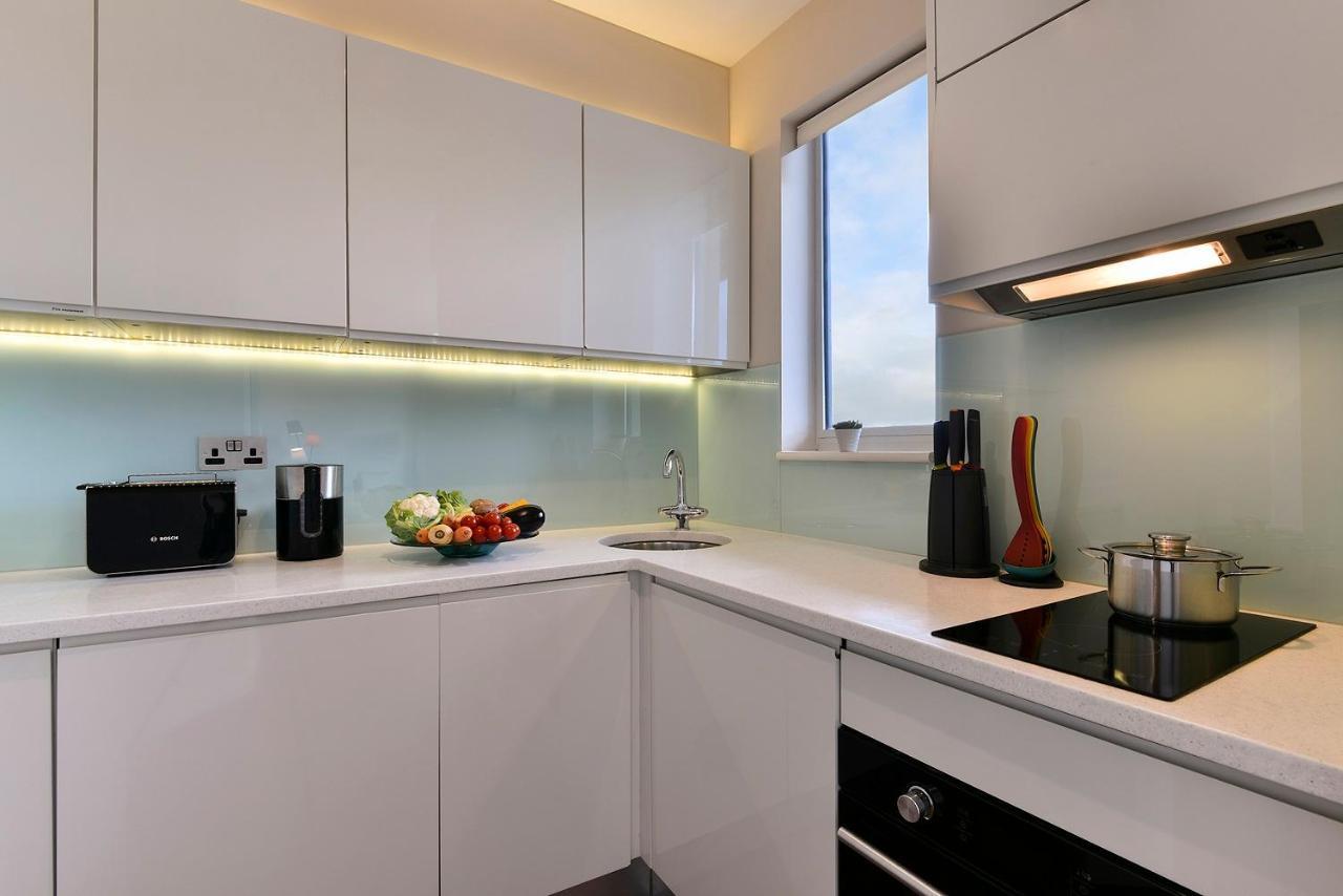 Fraser Place Canary Wharf Apartment London