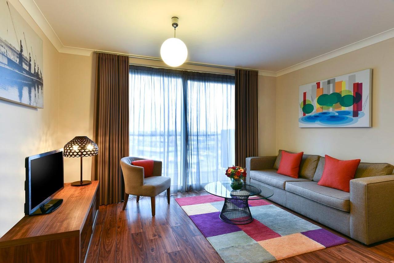 Fraser Place Canary Wharf Apartment