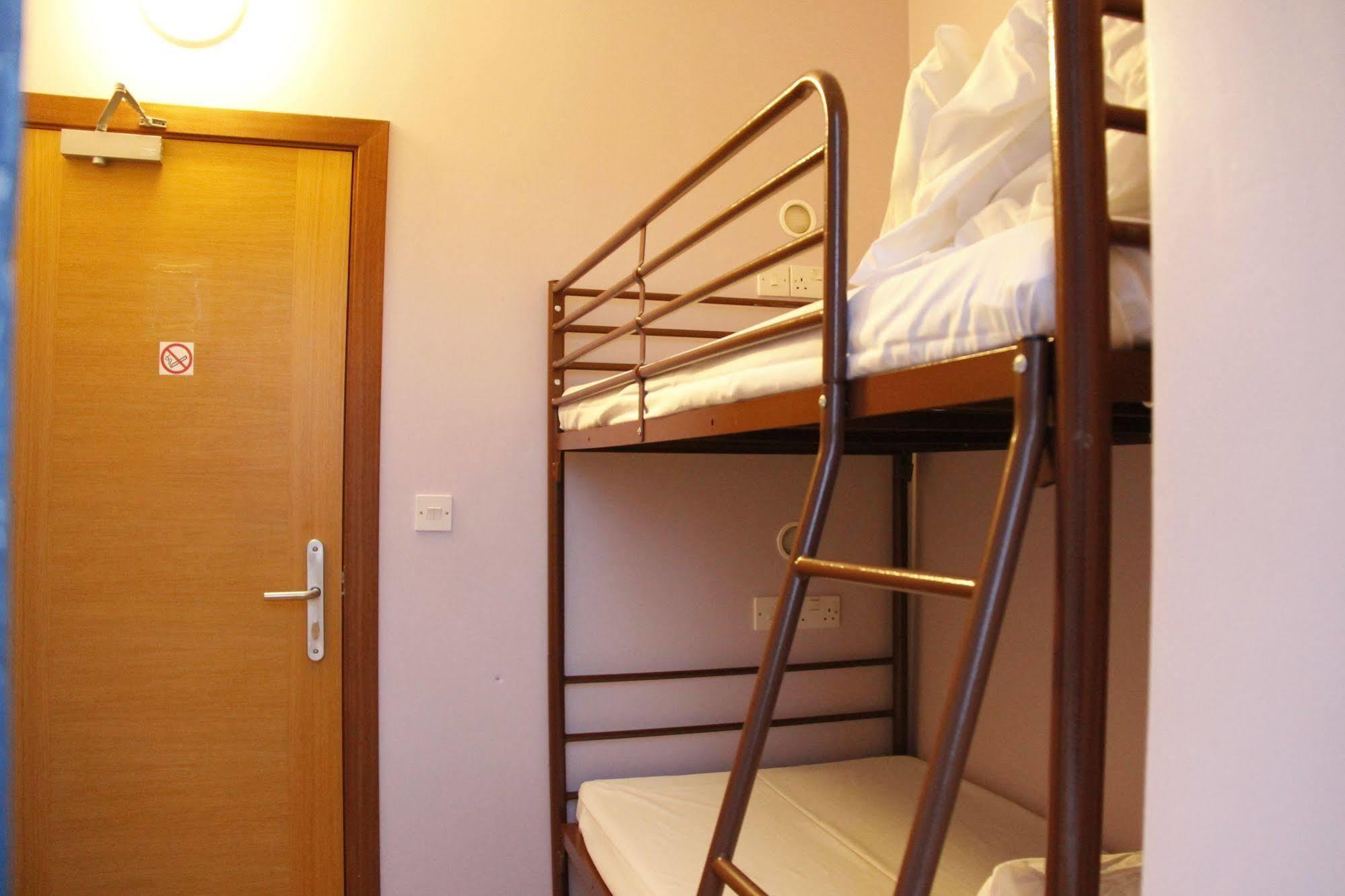 Hostel Rest Up *