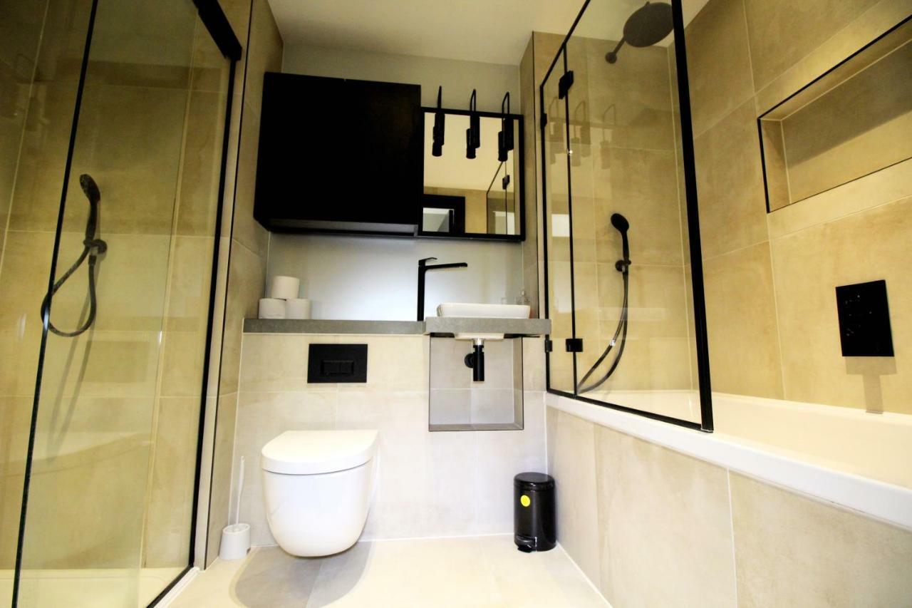 High End Vauxhall Apartment *