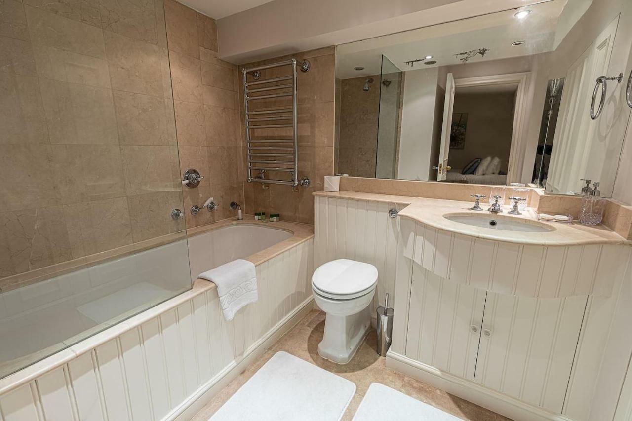 Joivy Stunning 6-bed House Near Harrods In Knightsbridge Ferienhaus London