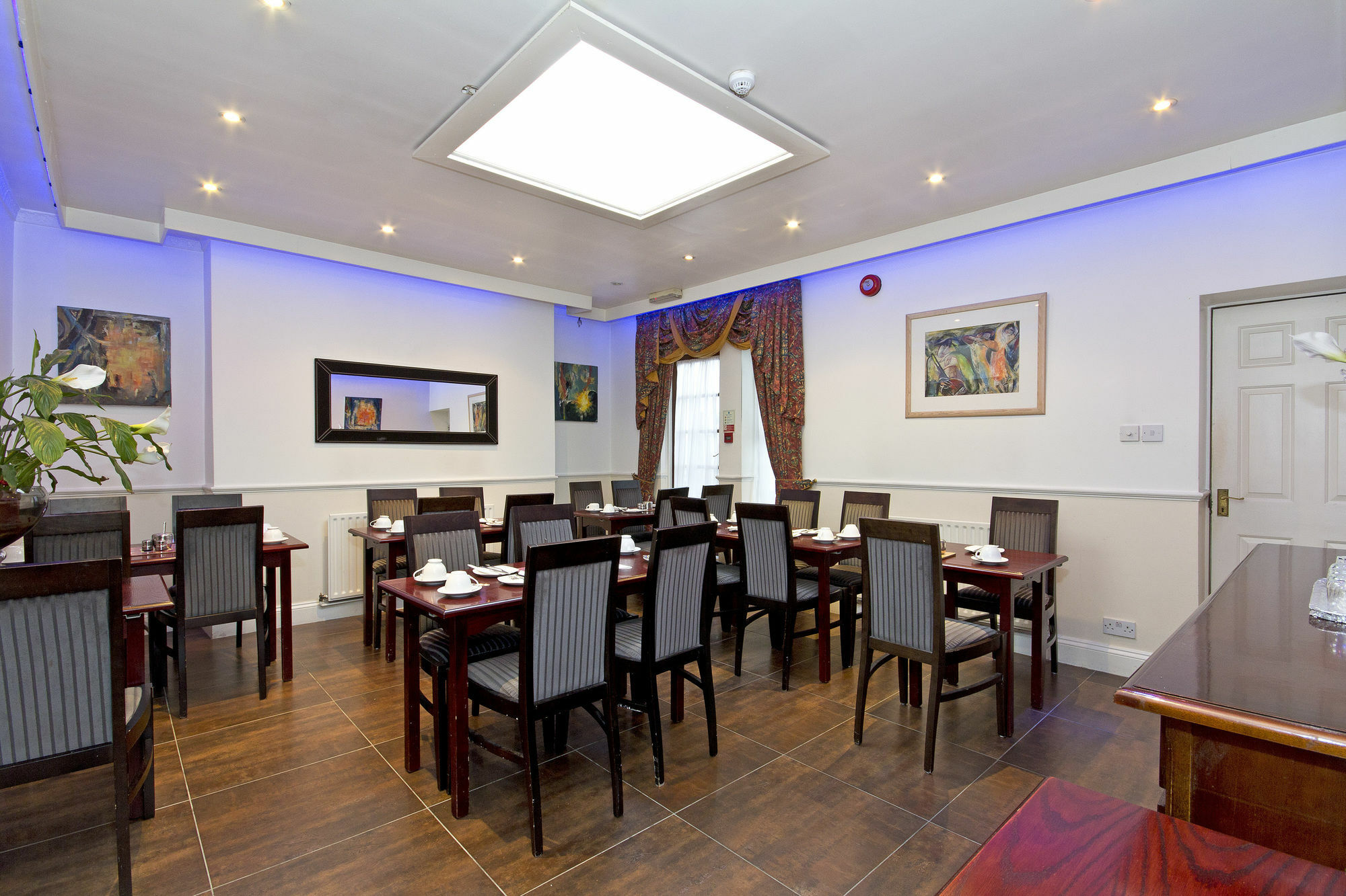 Kingswaypark At Park Avenue 3* London