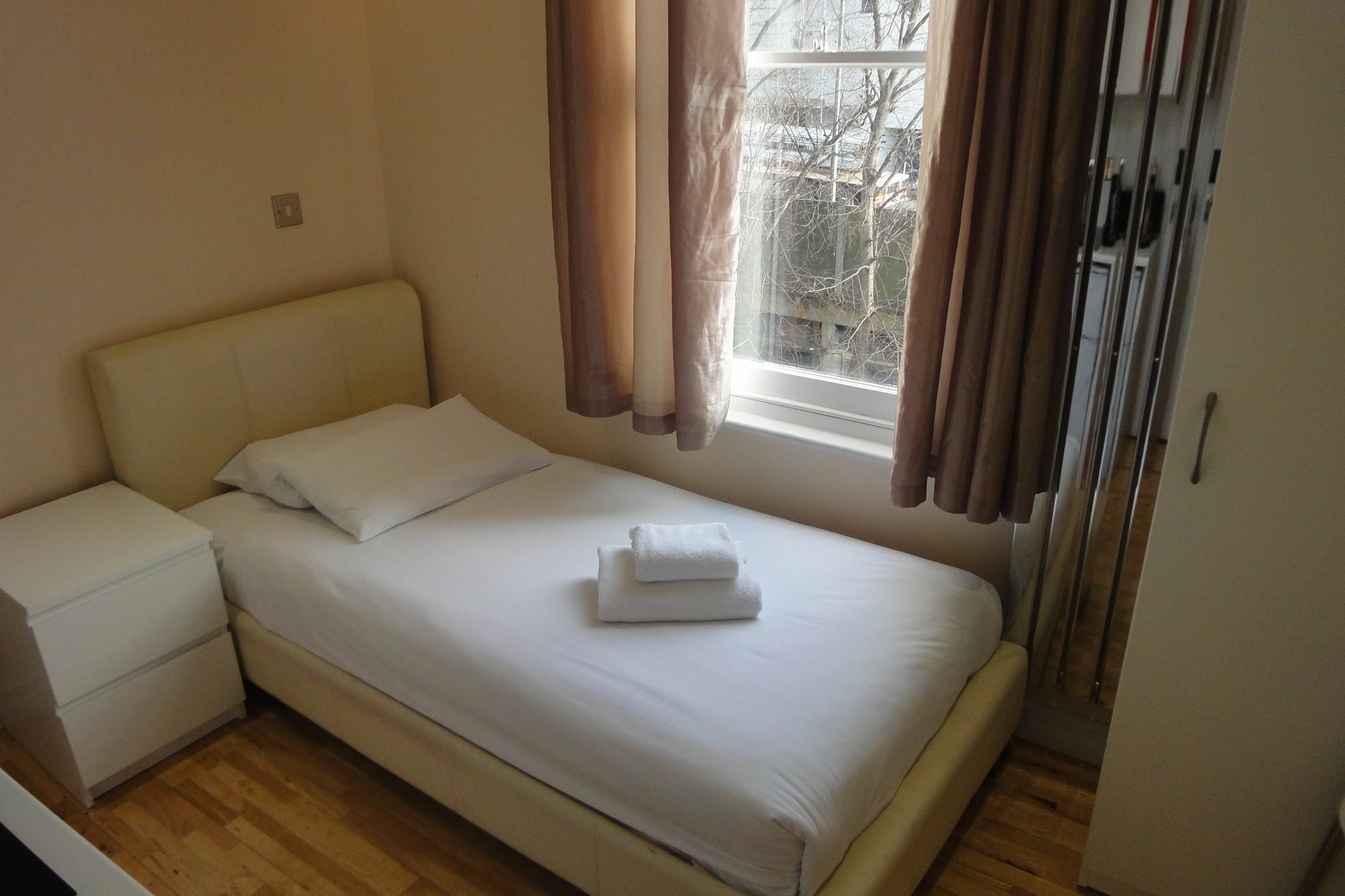 Apartment Dylan Earls Court London