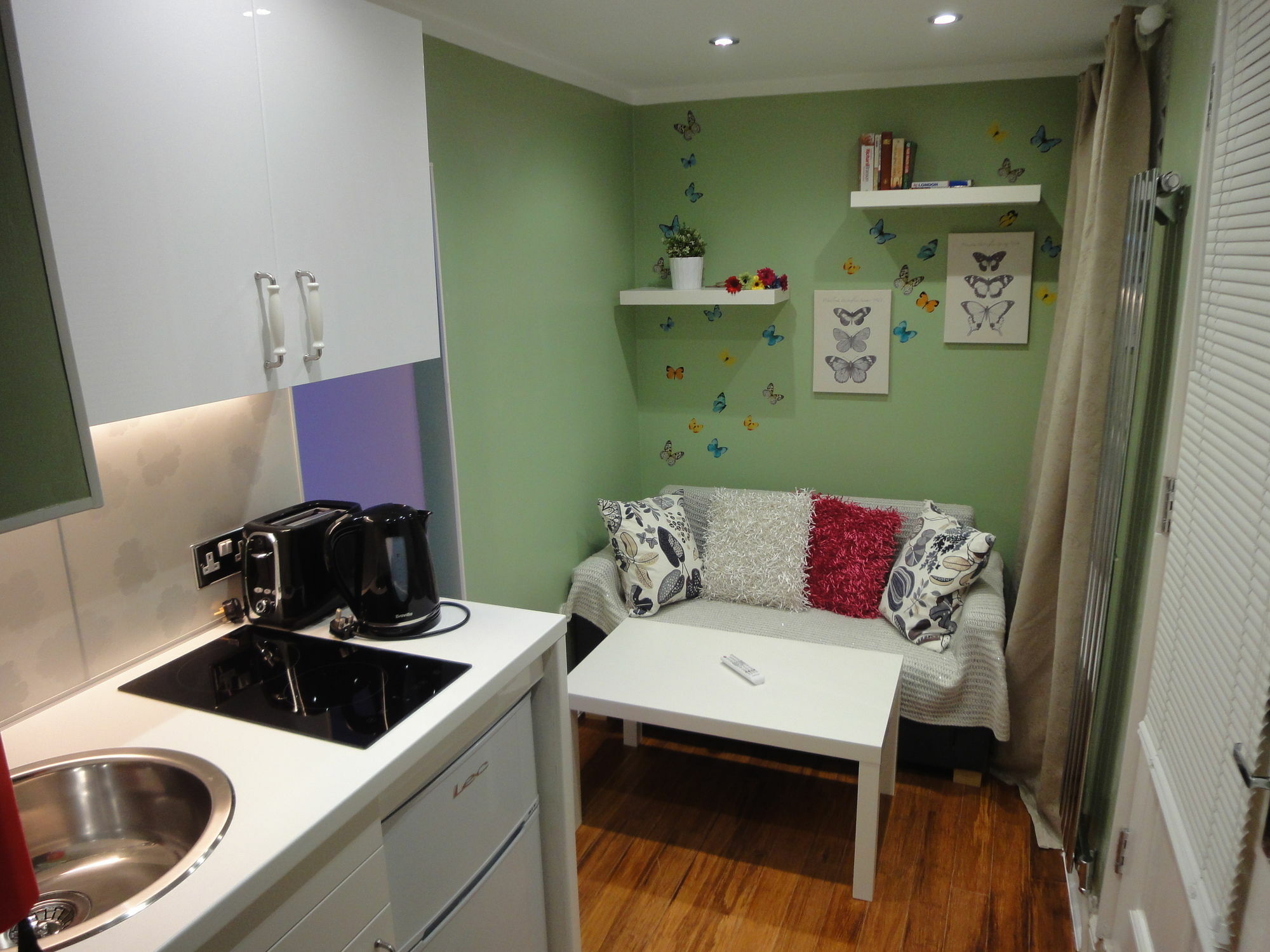 Dylan Earls Court Apartment *