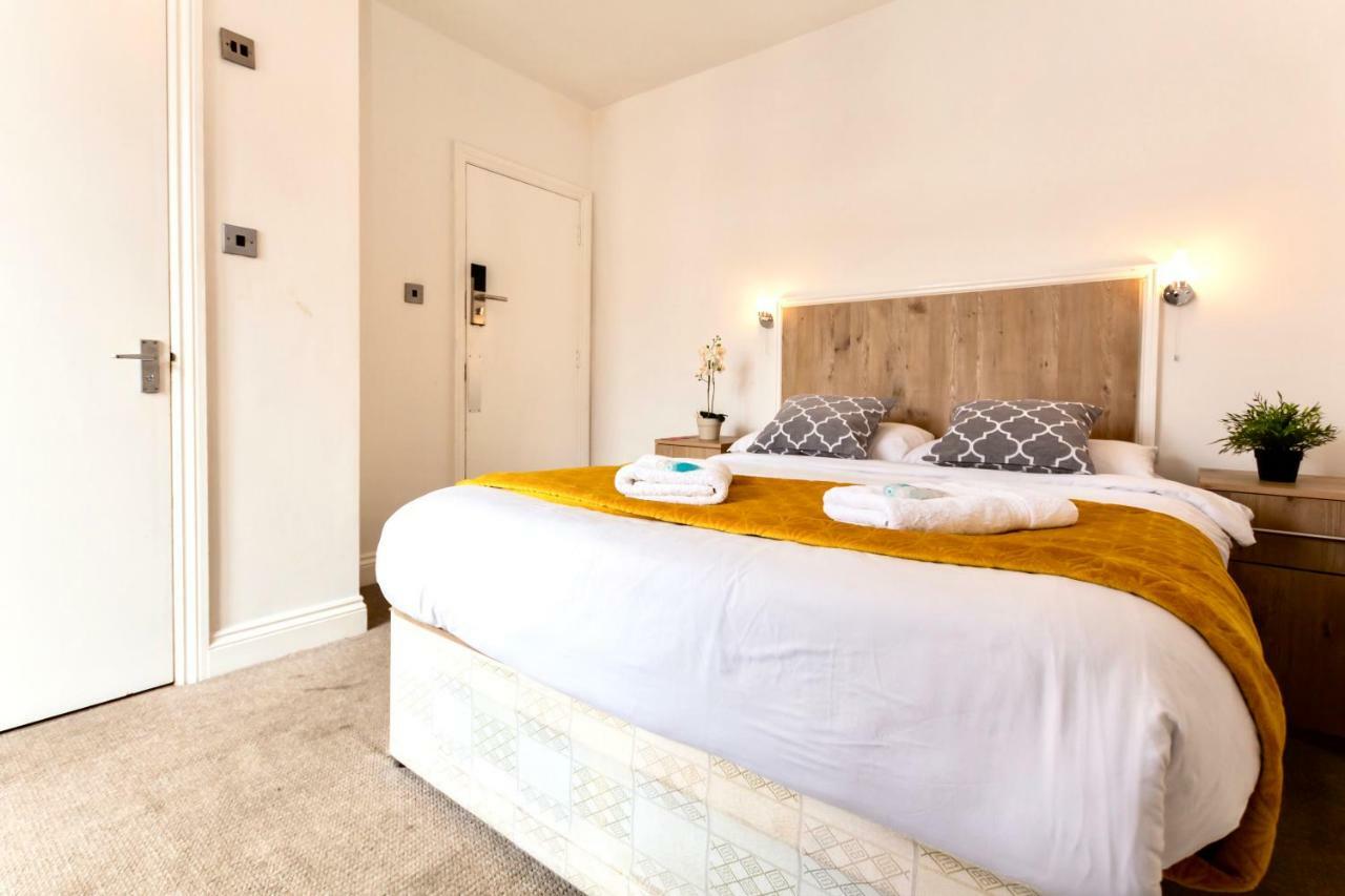 Oyo Tamtam Acton Hotell London