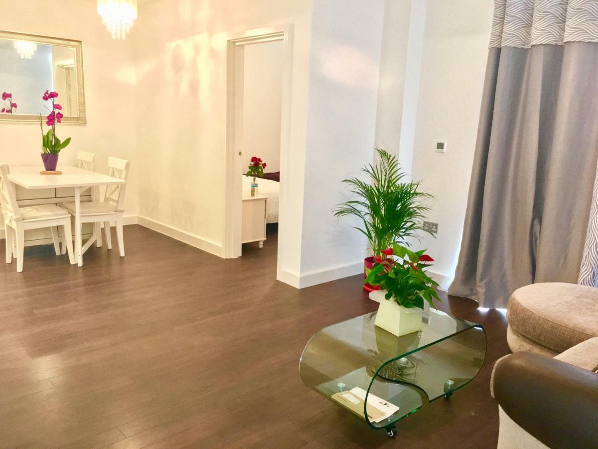 2-bedrooms Modern Next To Velodrome, Lounge, Balcony, Parking, Abba London