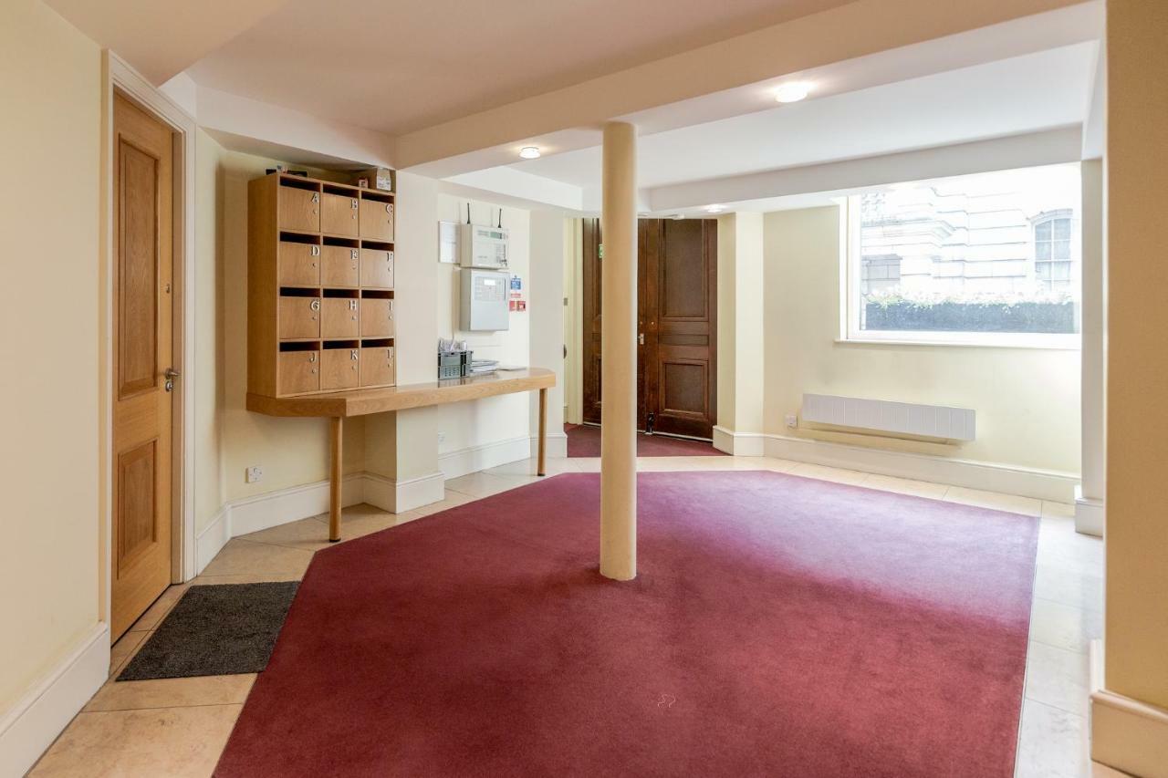 Outstanding Trafalgar Penthouse, Sleeps 8 Appartement Londen