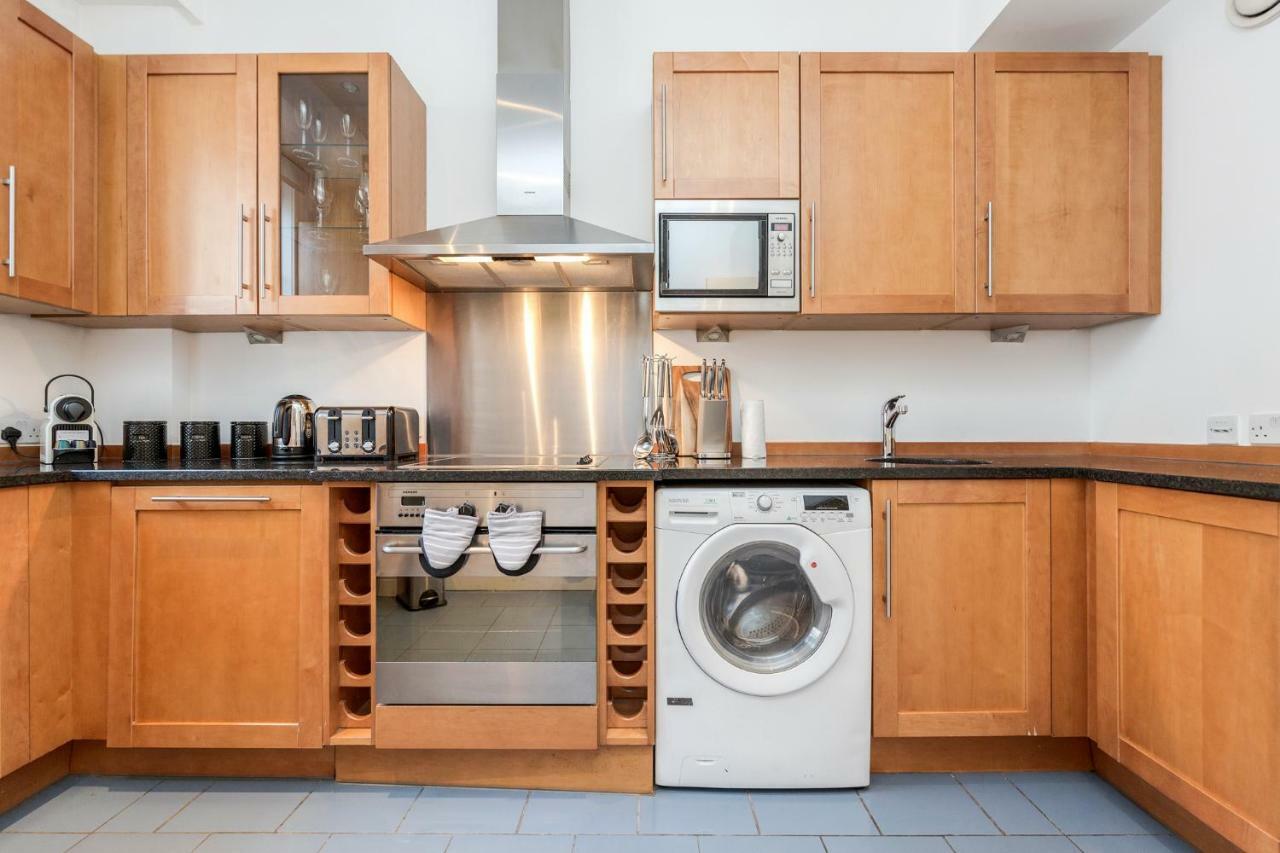 Outstanding Trafalgar Penthouse, Sleeps 8 Londen