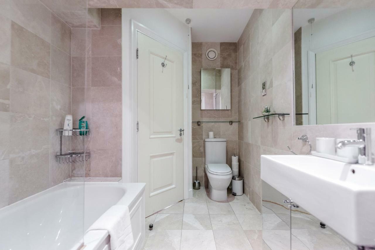Outstanding Trafalgar Penthouse, Sleeps 8 * Londen