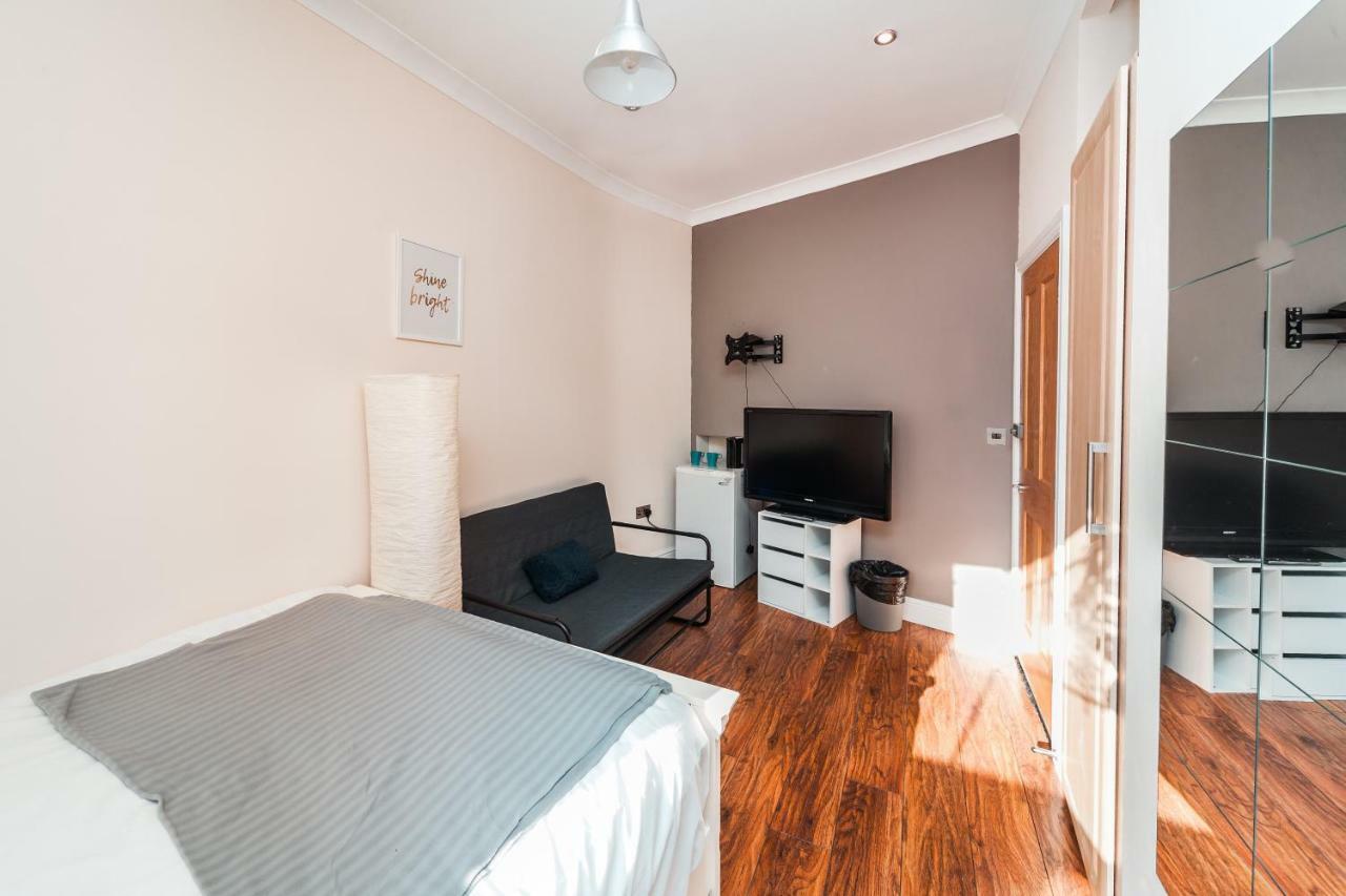 Guest house Private En-suite @ Liverpool Street, Brick Ln 3*