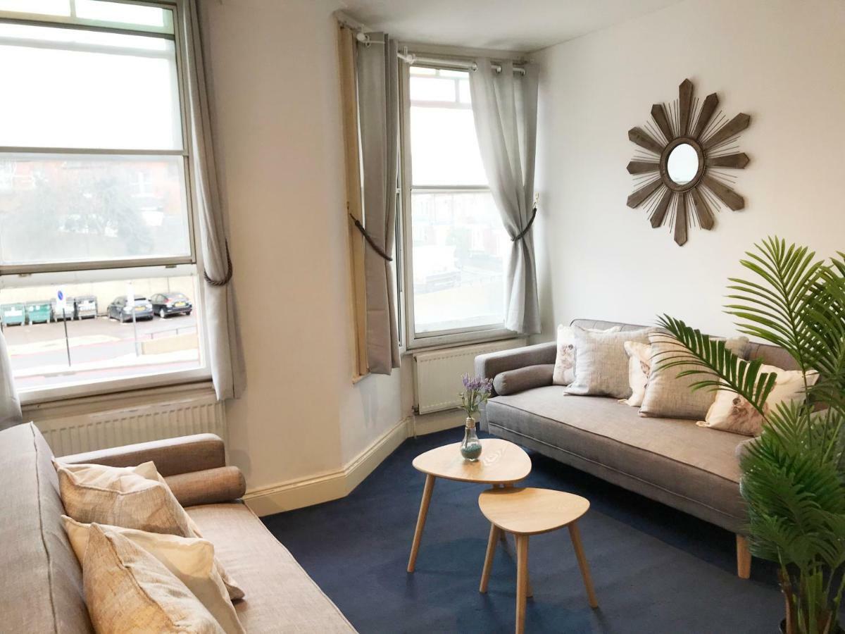 Archway Apartment *