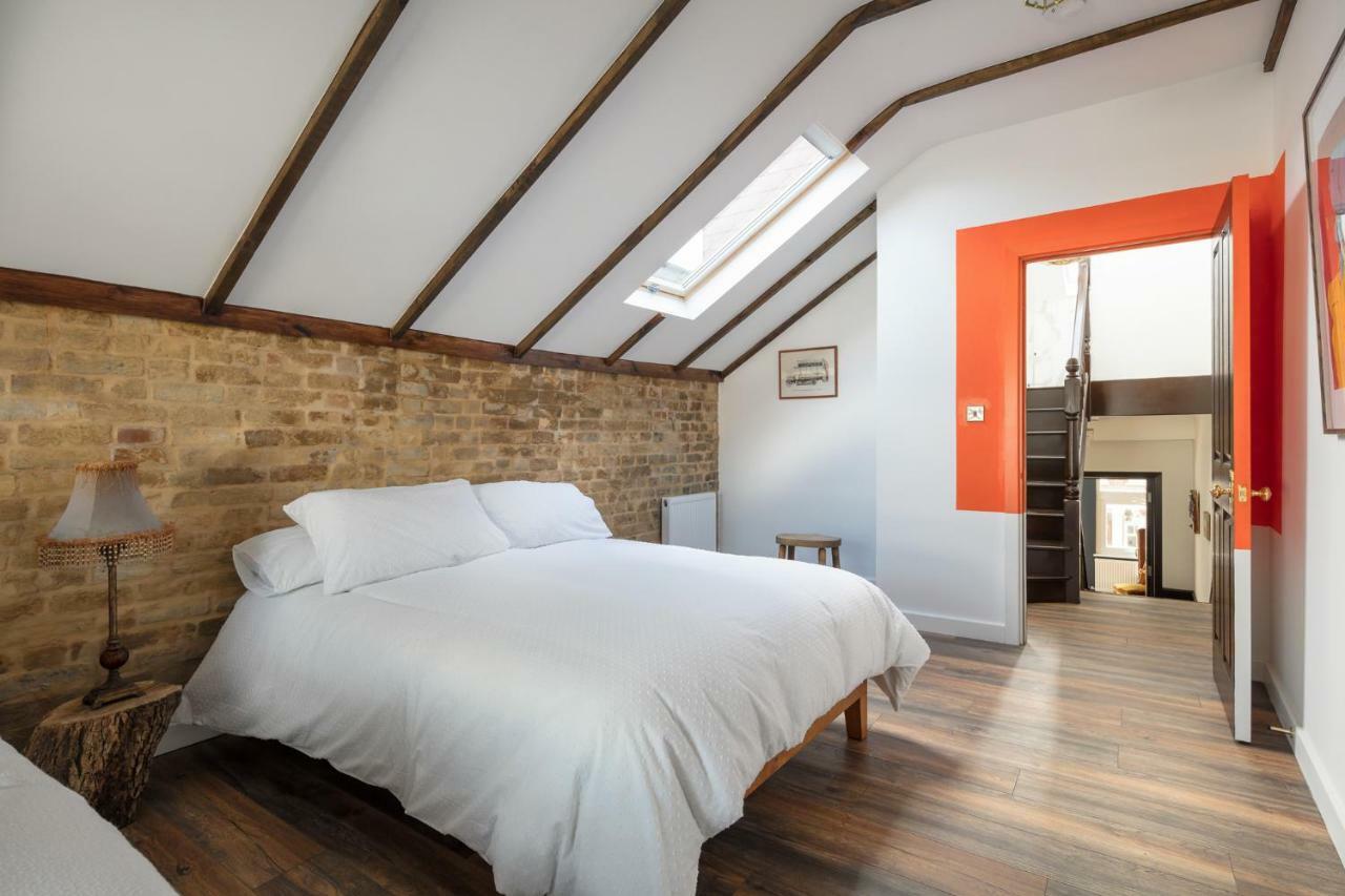 Courcy Road - 7 Bedroom - Sleeps Up To 22 Londres