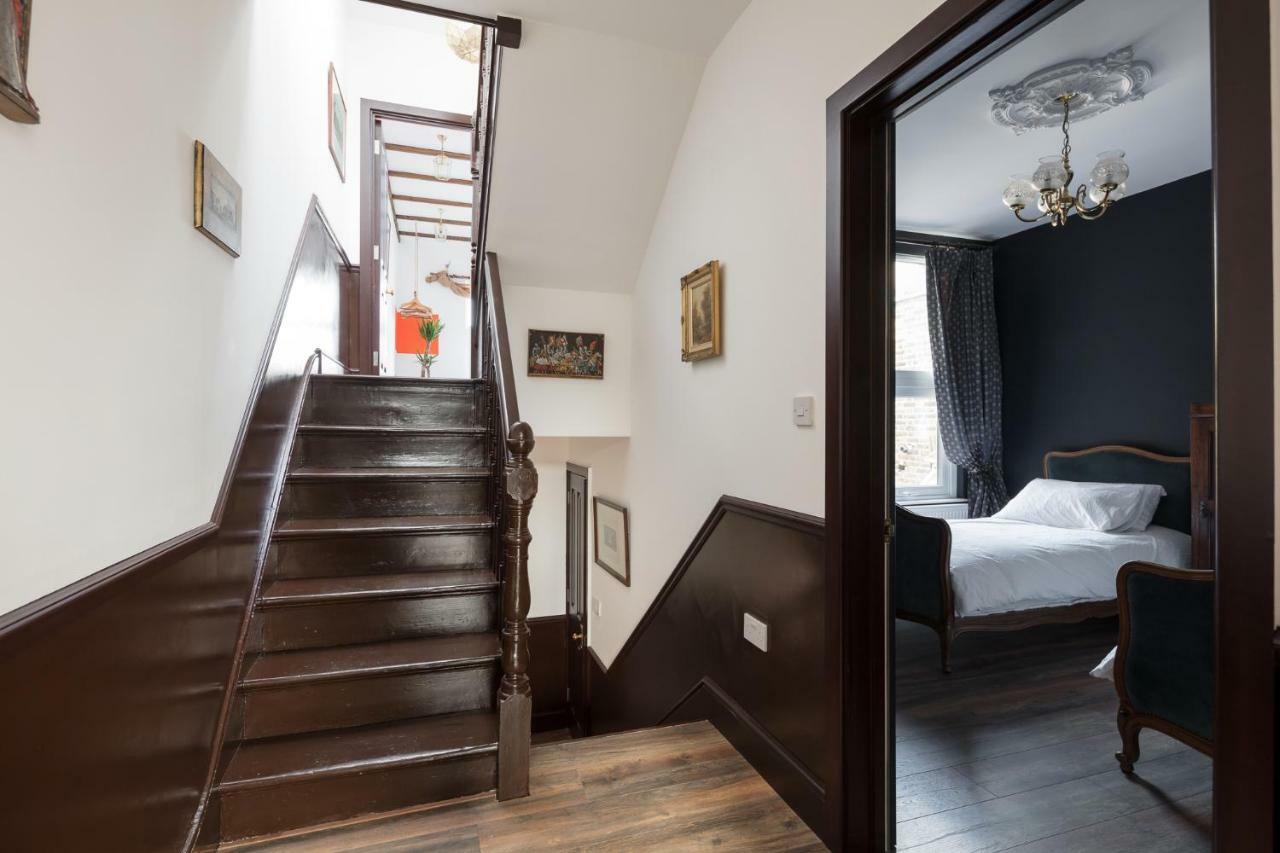 Courcy Road - 7 Bedroom - Sleeps Up To 22 * Londres