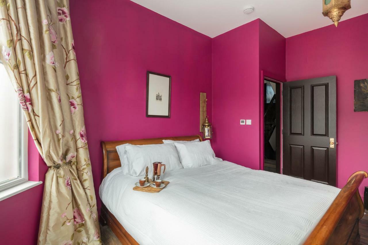 Courcy Road - 7 Bedroom - Sleeps Up To 22