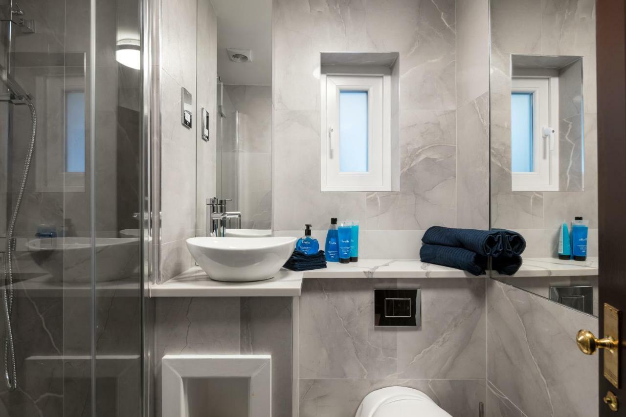 Courcy Road - 7 Bedroom - Sleeps Up To 22 Apartment