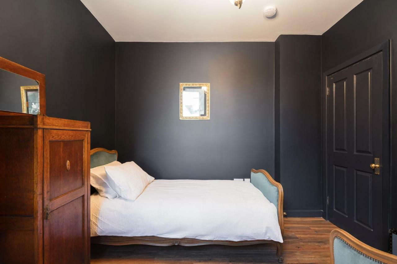 Courcy Road - 7 Bedroom - Sleeps Up To 22 * Londres