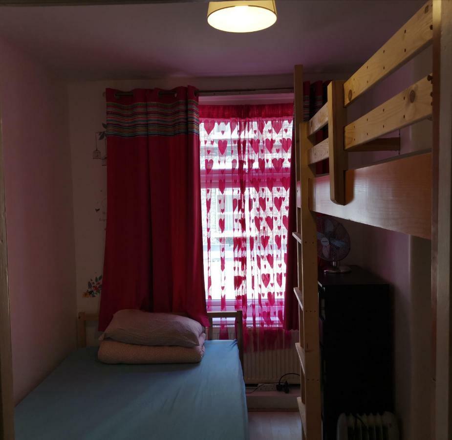 Apartment Miles Building *
