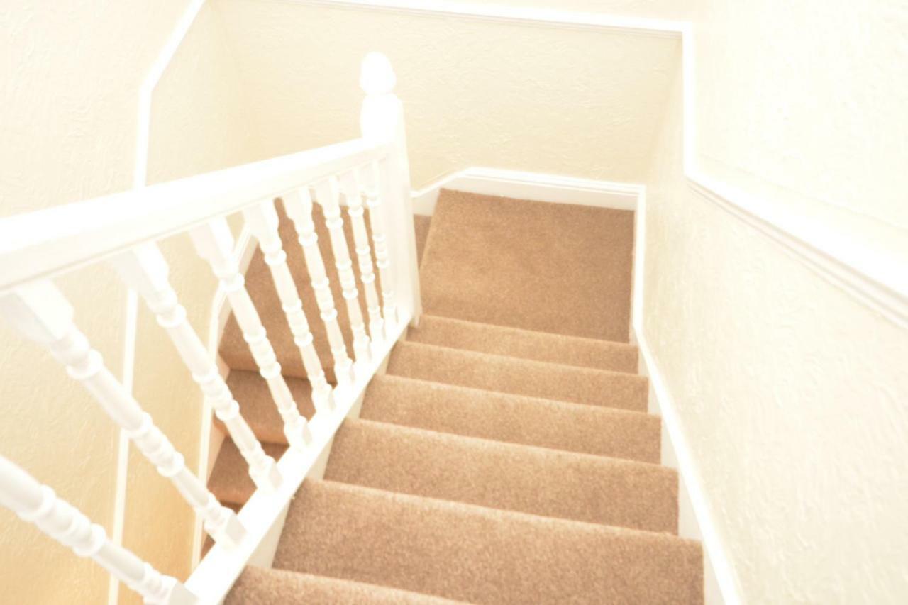 Four Bedroom Townhouse 12 Minutes Walk To Excel Exhibition Centre Holiday home London