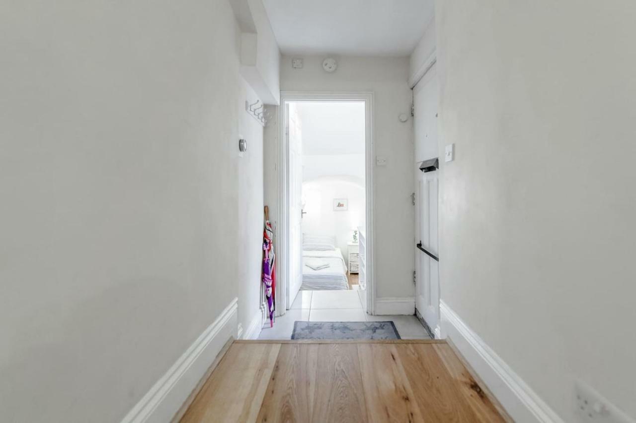 3 Bedroom Garden Flat - Location Apartamento *