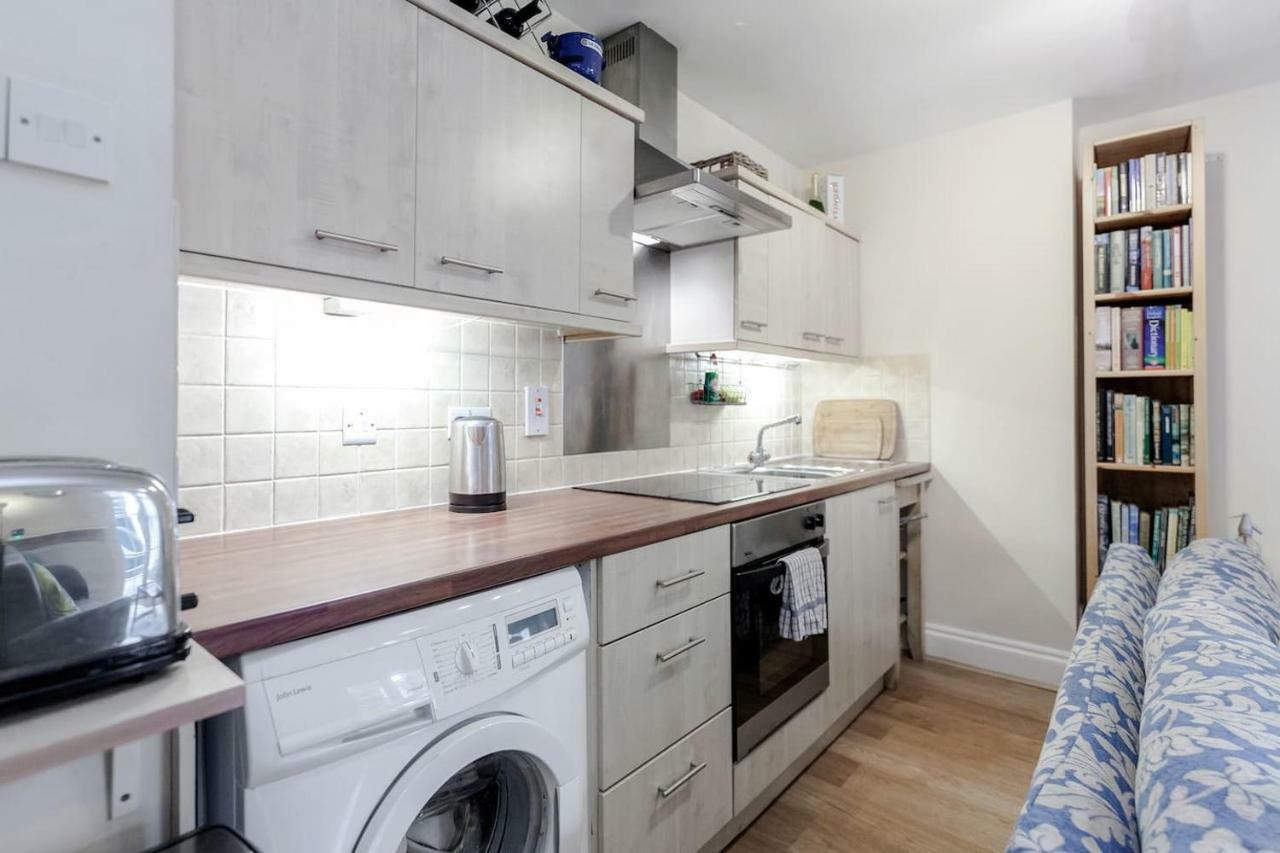 3 Bedroom Garden Flat - Location Apartamento *