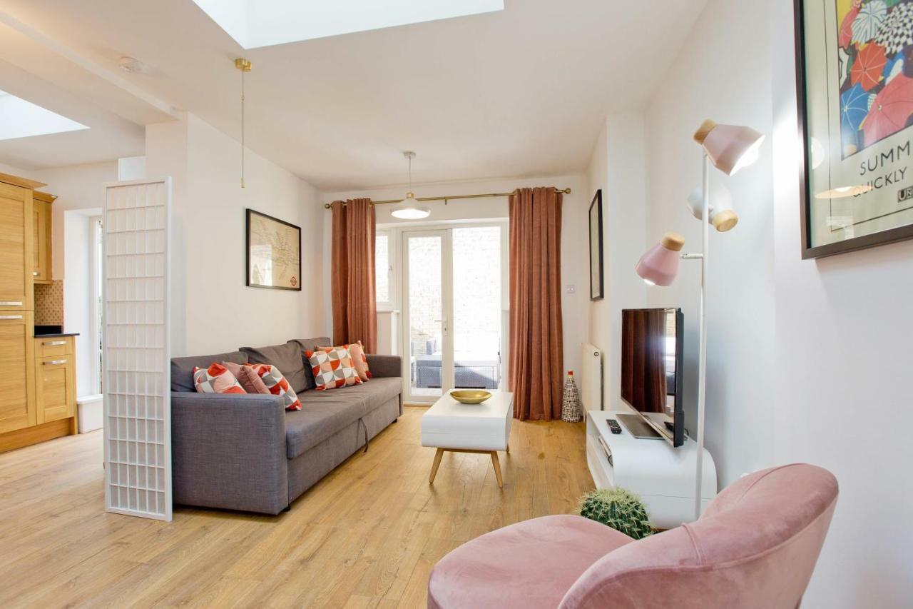 Highbury Fieldway * London