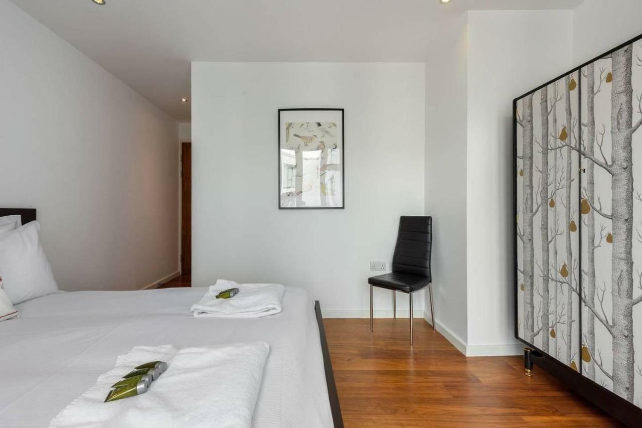 Apartment Westland Place London