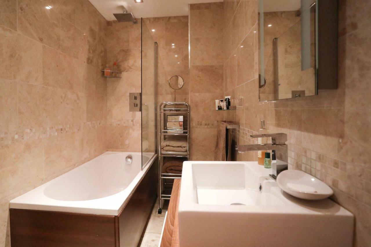 Lovely 2 Bed Garden Flat Warren Street Londres