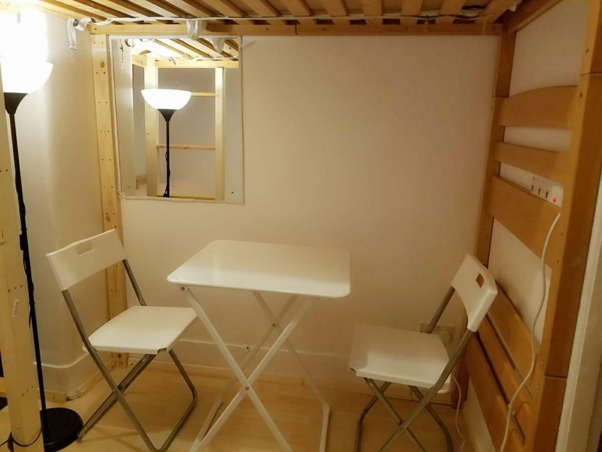 Apartment Miles Building London