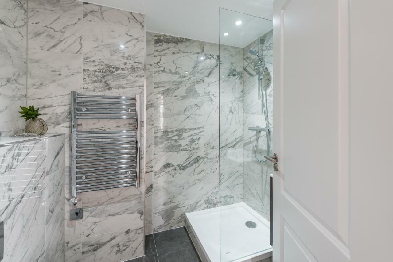 The Carlyle - Stunning Serviced Appartement