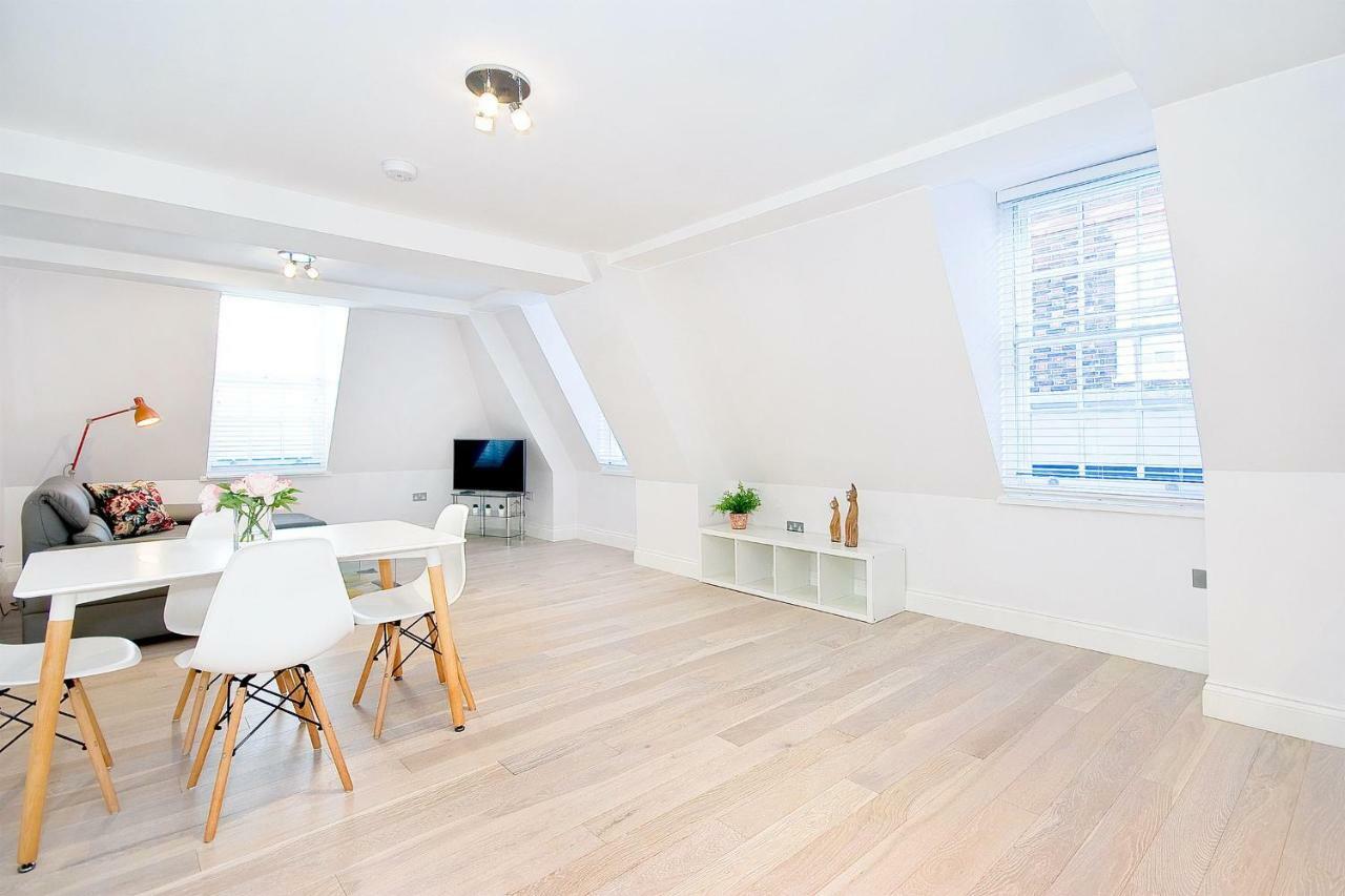 Eldon Chambers Flat 2 By Living Holiday home London