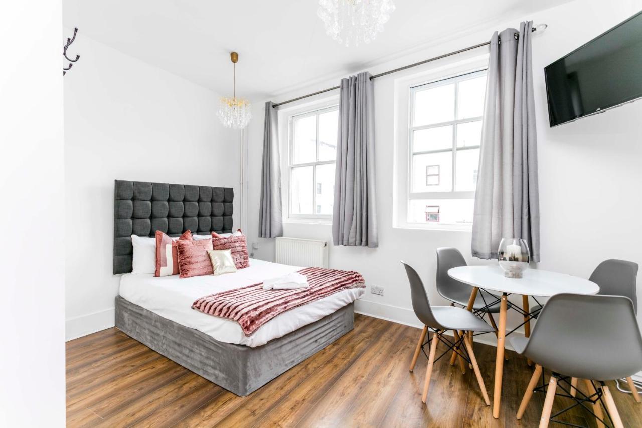 Commercial City Aparthotel