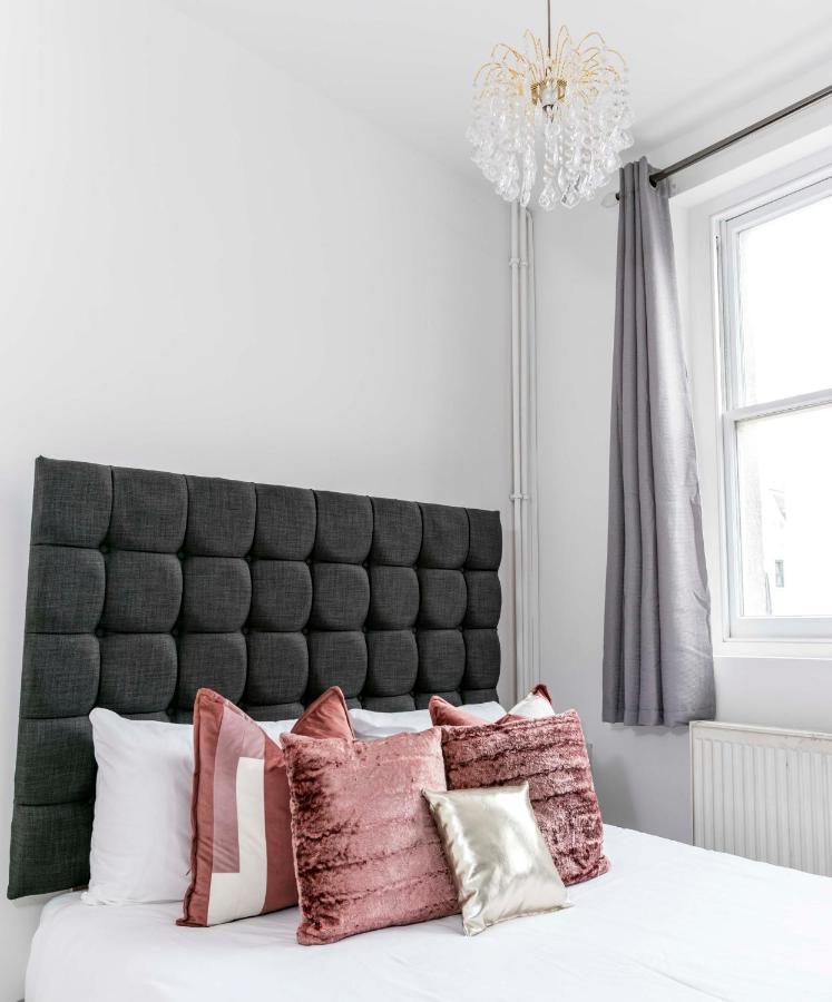 Commercial City Aparthotel *