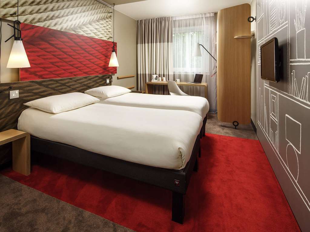 Ibis Stratford Hotel 3*