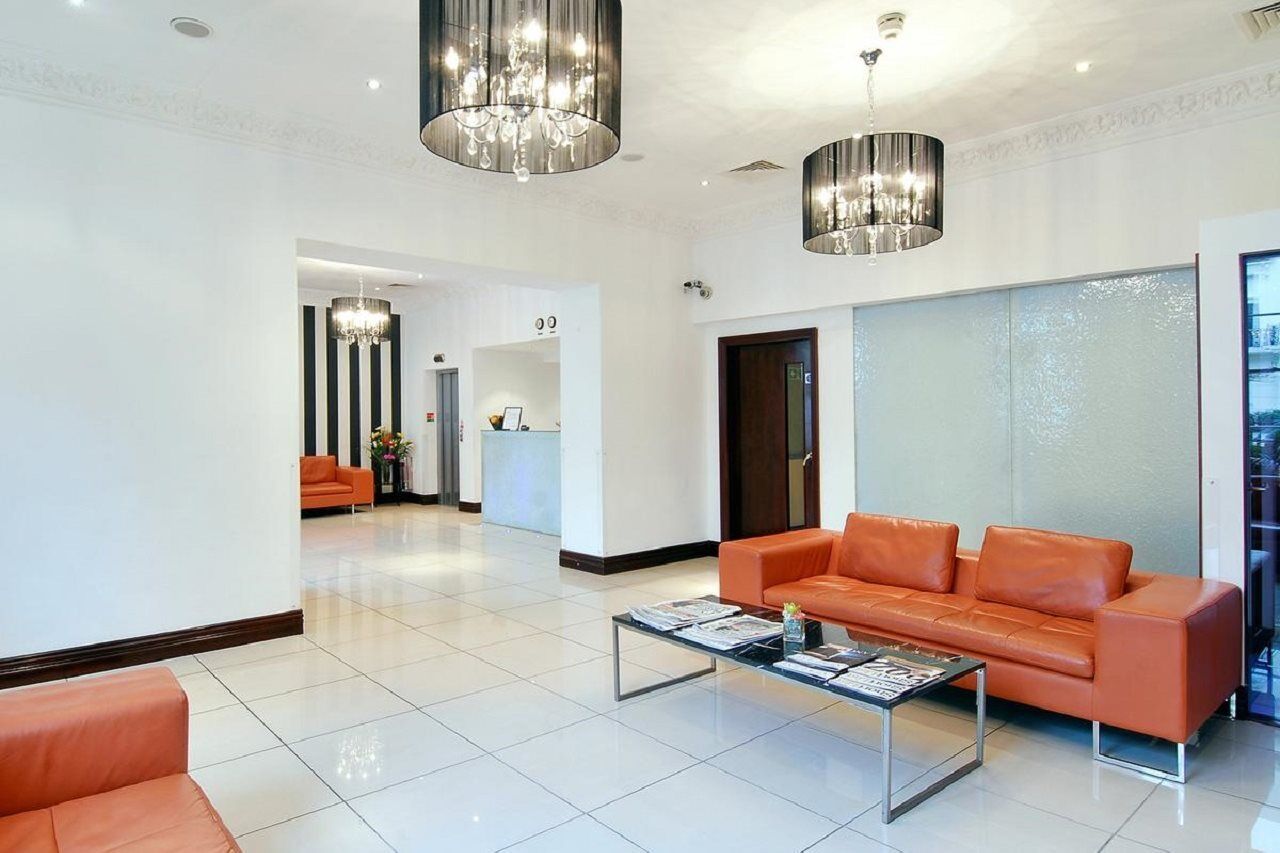Hyde Park International Hotel