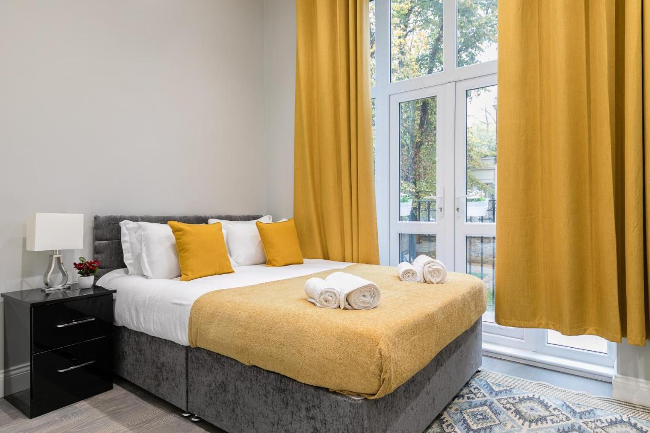Apartment Carlton Vale London