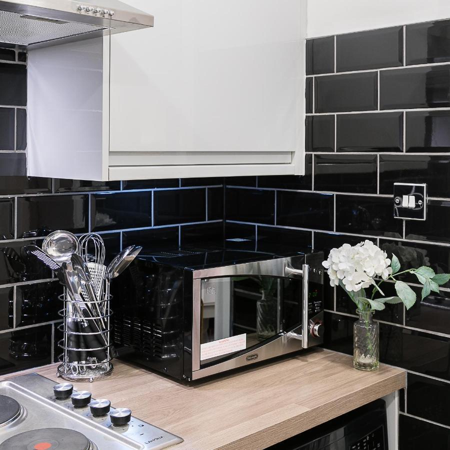 Cromwell Road Apartment *
