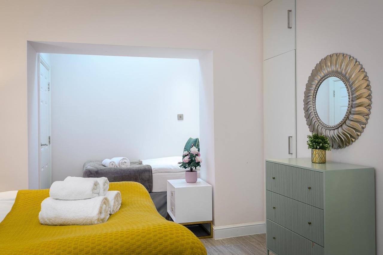 Apartment Cromwell Road London