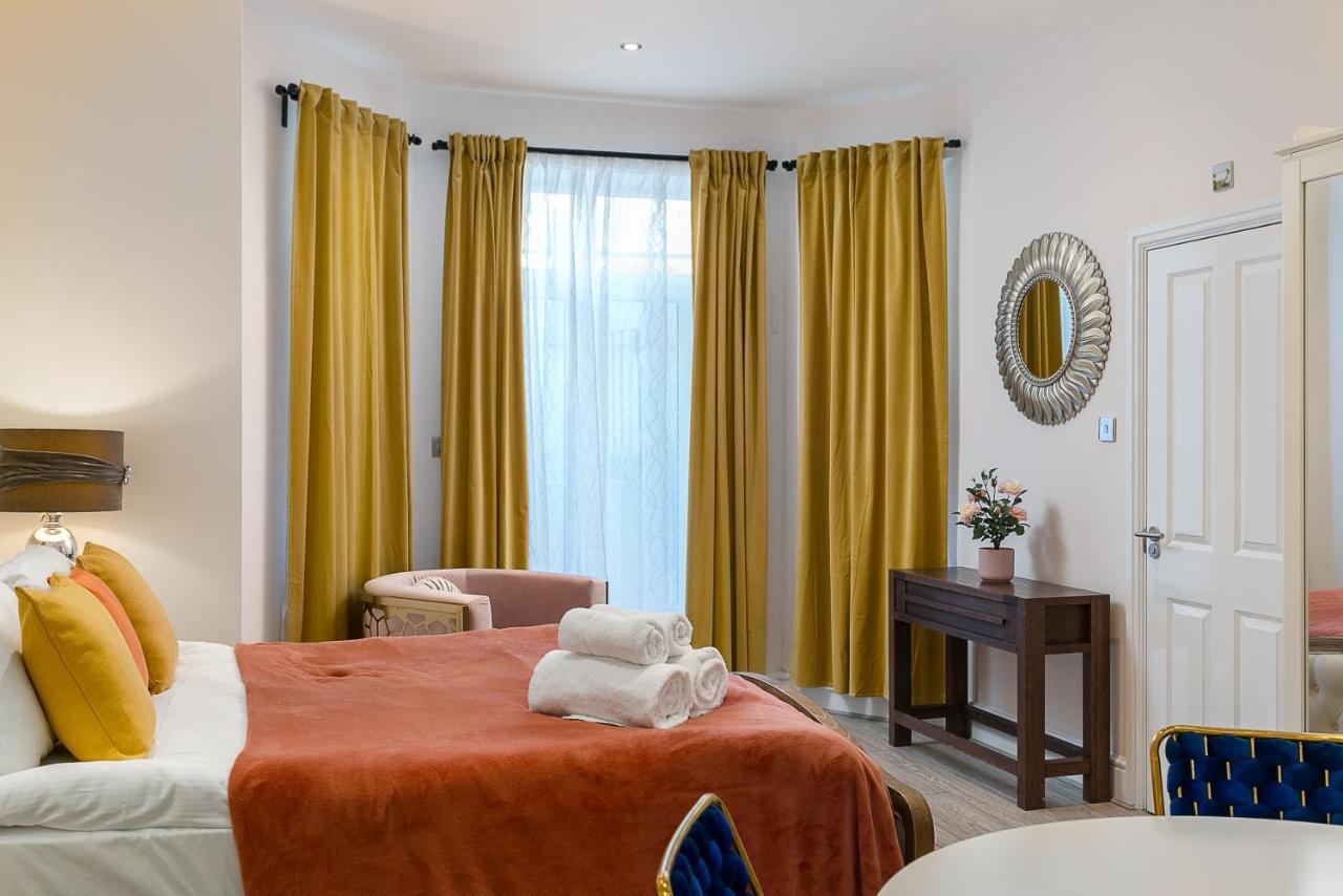 Cromwell Road Apartment