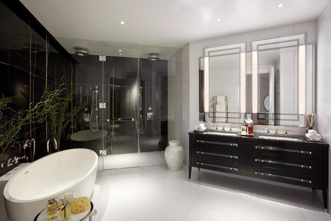Four Seasons Residences At Ten Trinity Square
