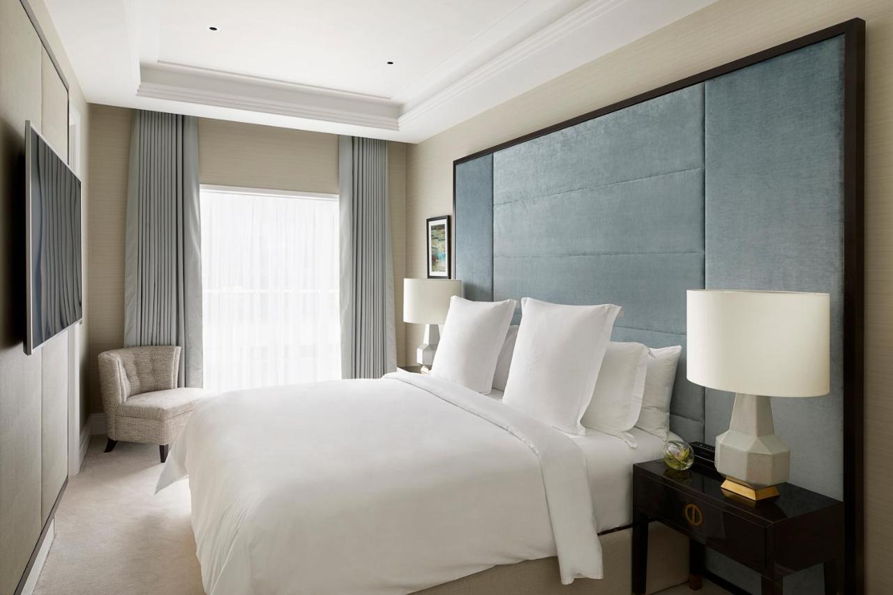 Hotel Four Seasons Residences At Ten Trinity Square 5*