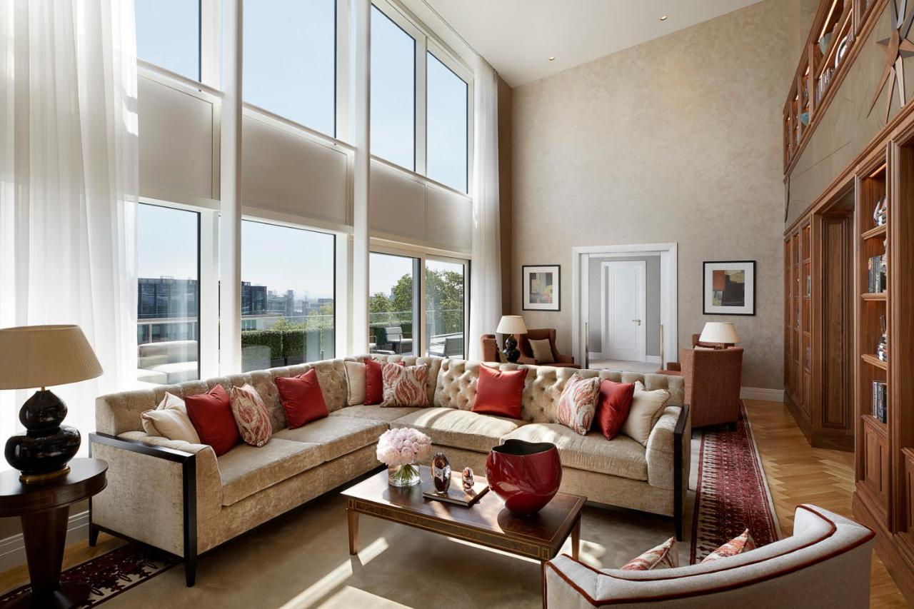 Hotel Four Seasons Residences At Ten Trinity Square 5*