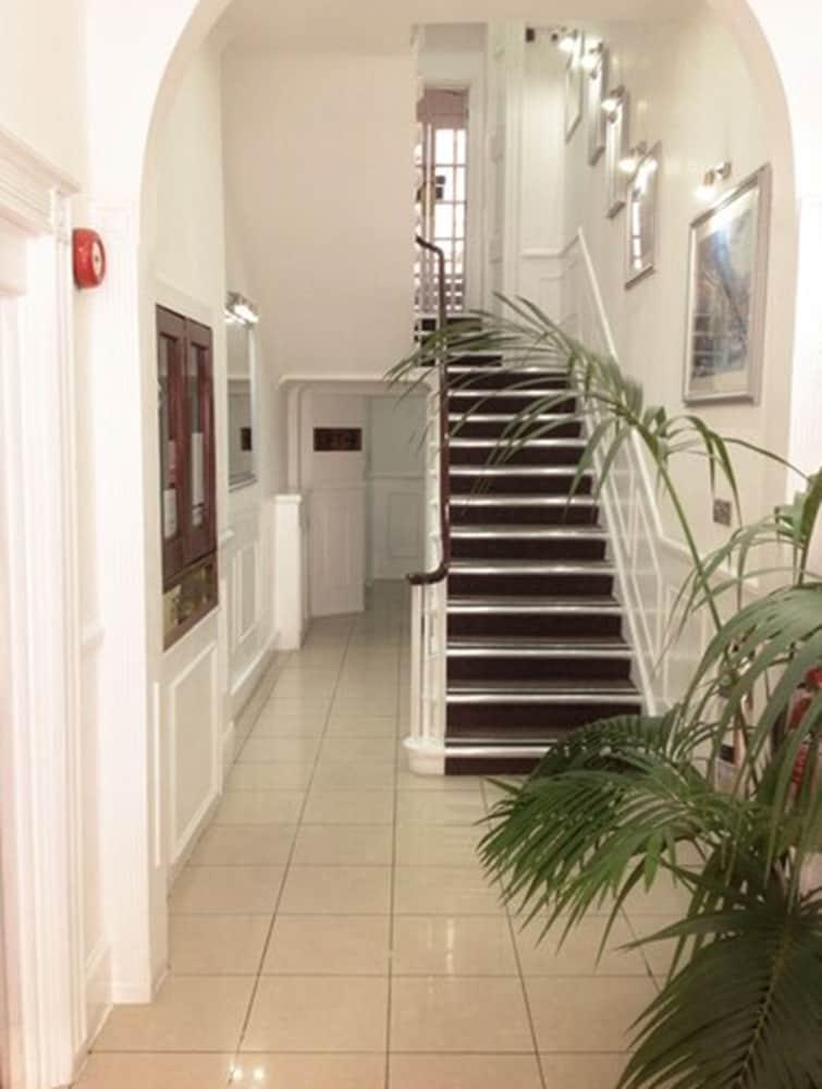 Continental Hotell 2*