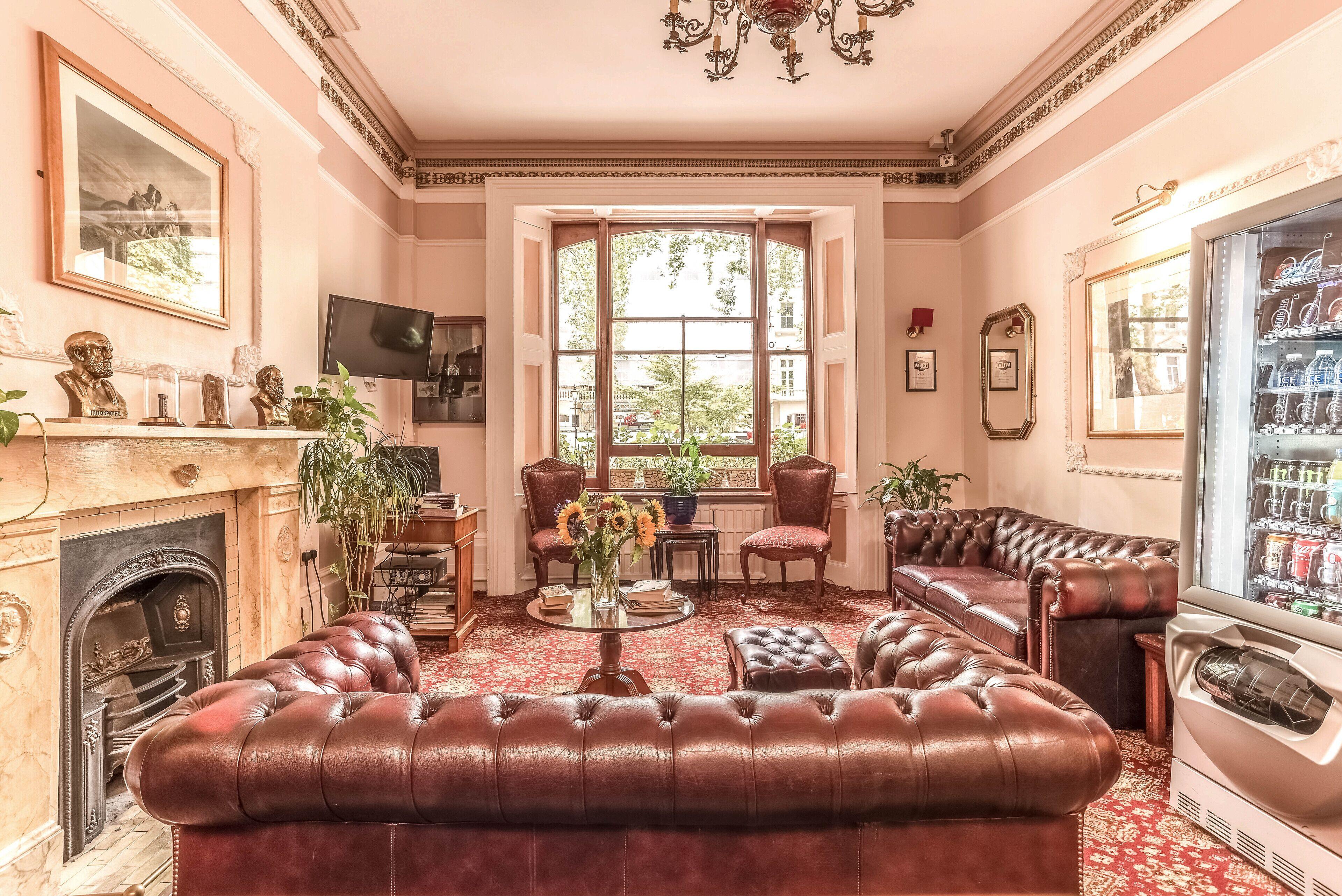 Top Hotels in Paddington, London for Every Traveler